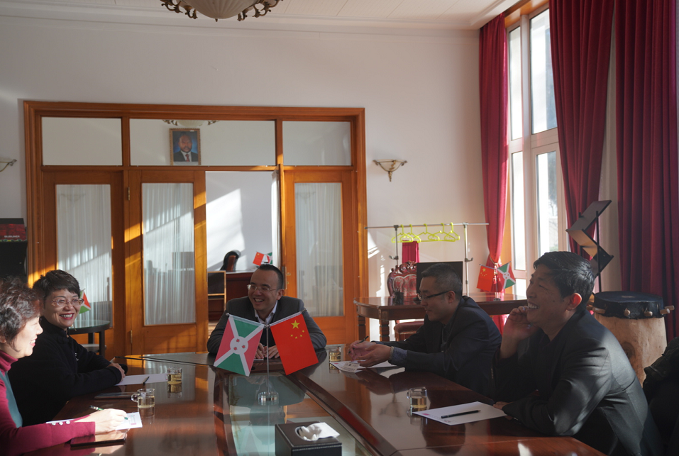 1576829286194098231.png Q2.png